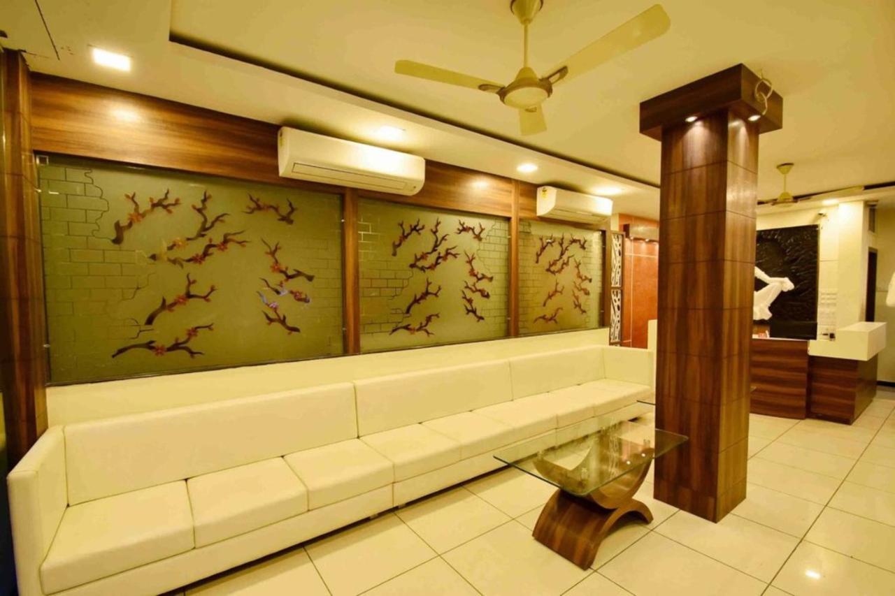 Hotel Satyug Удджайн Экстерьер фото