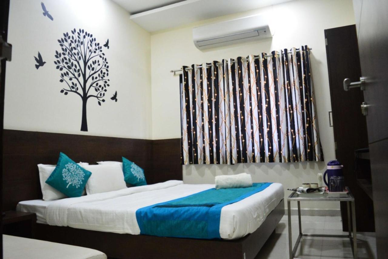 Hotel Satyug Удджайн Экстерьер фото