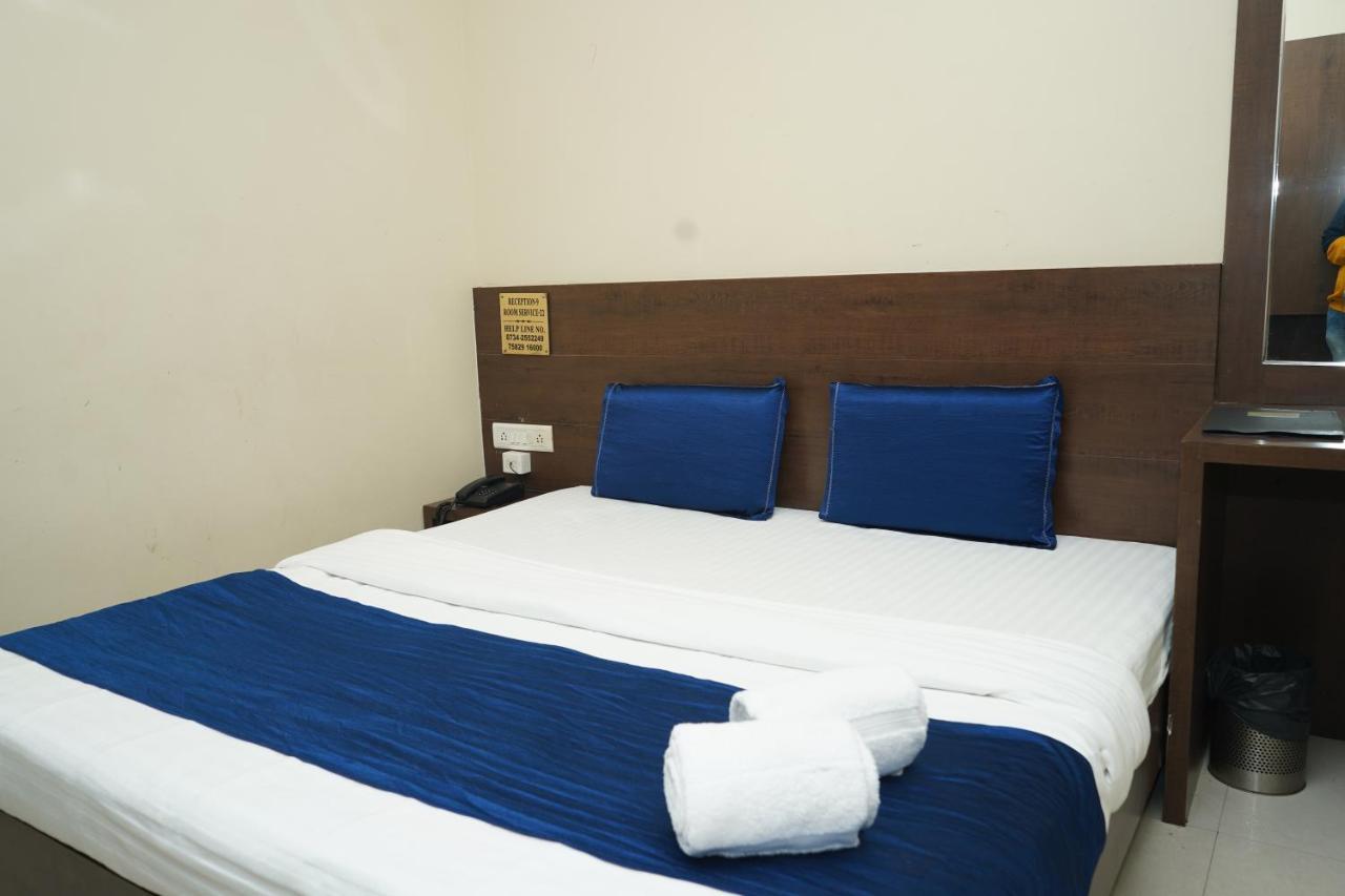 Hotel Satyug Удджайн Экстерьер фото