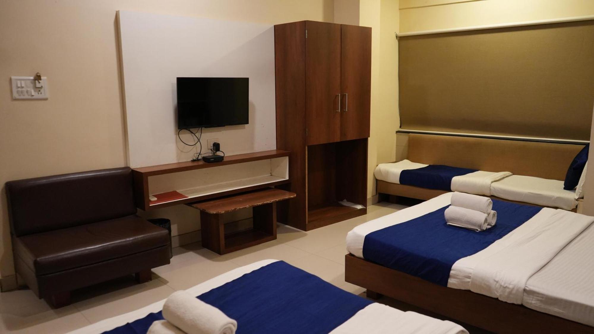 Hotel Satyug Удджайн Экстерьер фото